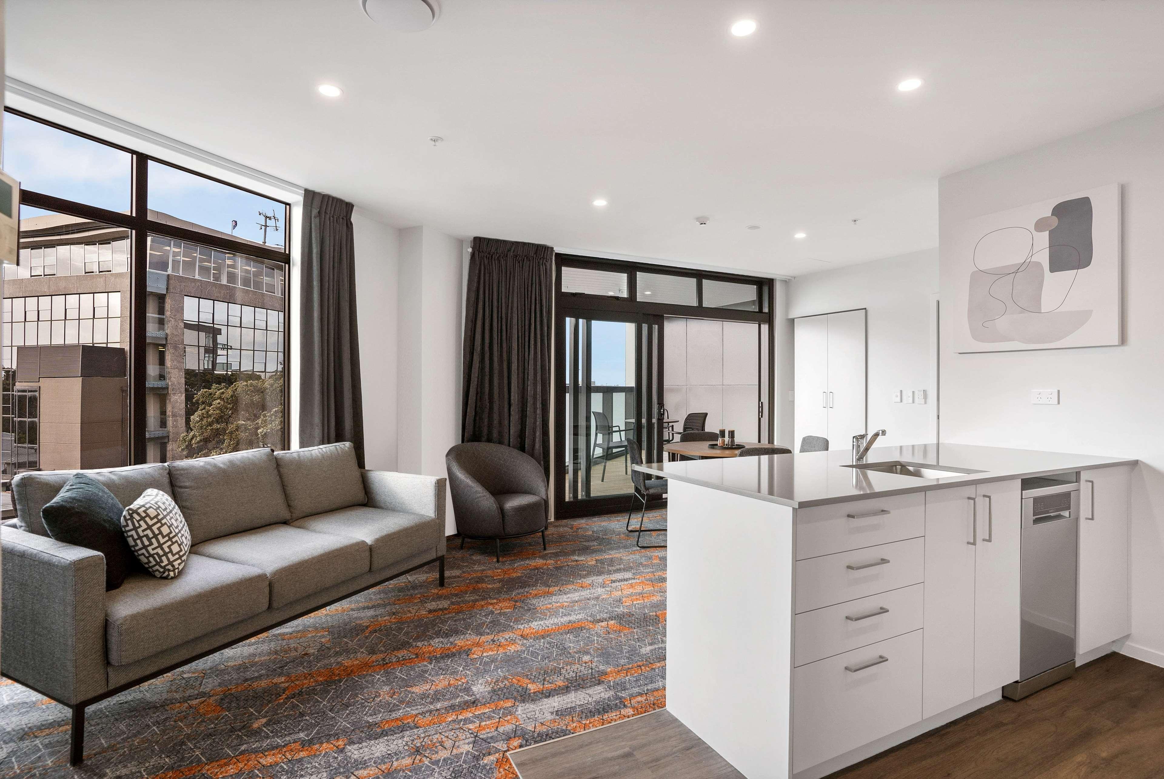 Ramada By Wyndham Newmarket Окленд Экстерьер фото